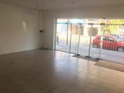 Local en Venta en Castelar, USD 500.000