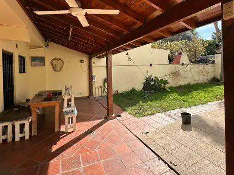 Excelente casa 5 ambientes