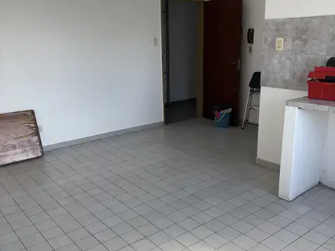 Perú 2400, Piso 2