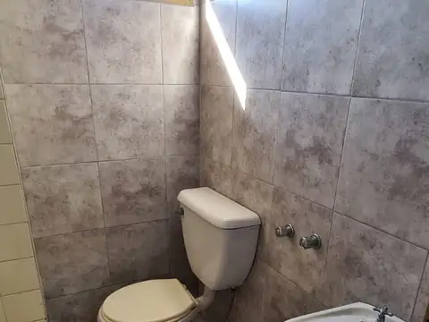 Perú 2400, Piso 2