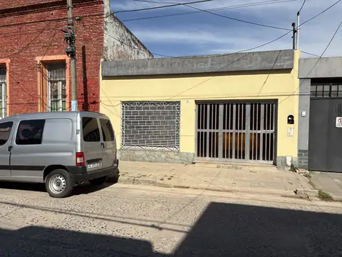 Bernardo de Yrigoyen 900
