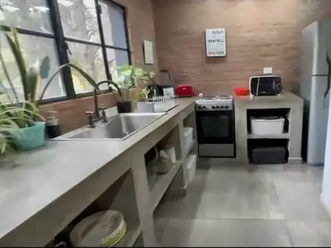 Casa 4 ambientes con 2 baños