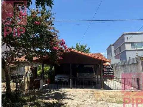 CASA 4 AMBIENTES EN VENTA 