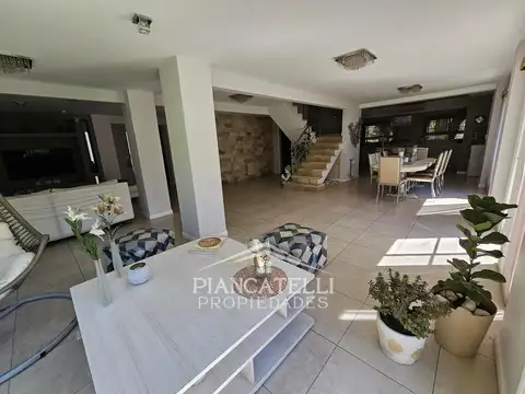Casa 6 ambientes con 6 baños