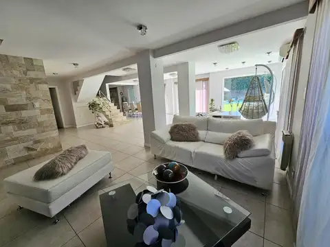 VENTA DE CASA EN COUNTRY SAN DIEGO MORENO CON 4 HABITACIONES EN SUITE