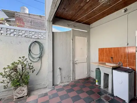 Depto Tipo Casa en Venta 80 años