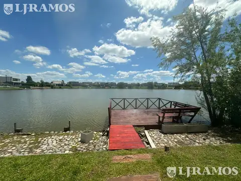Casa 6 ambientes con 4 baños