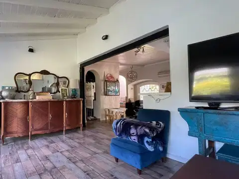 Casa 5 ambientes con 3 baños