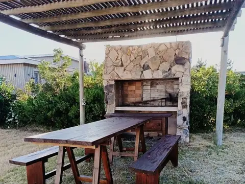 Casa en alquiler temporal primera linea y piscina.