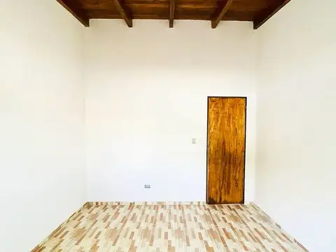 Casa 5 ambientes con 1 baño