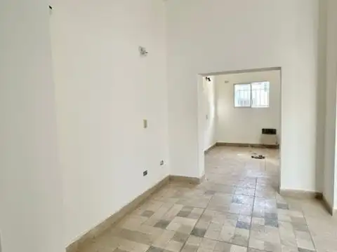 Alquiler casa 1 dormitorio con patio y parrillero, Garibaldi 1094, Rosario