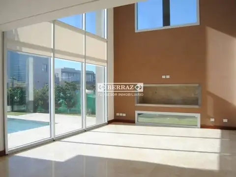 Casa en Venta en Ayres Plaza, USD 590.000