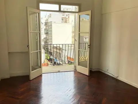 Uriburu al 400 - Depto. 3 ambientes en alquiler en San Nicolas  - Muy luminoso, excelente ubicacion!