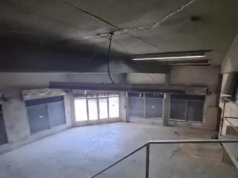 EXCELENTE GALPÓN 270M2