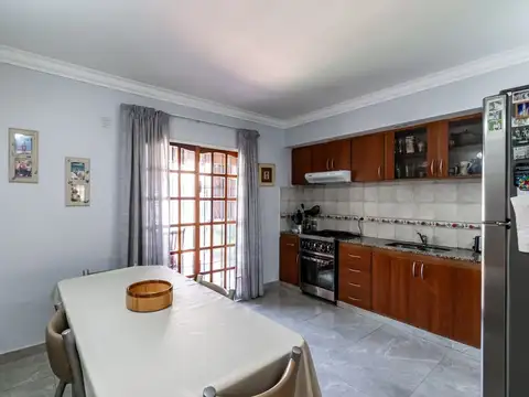 Depto Tipo Casa en Venta con 1 cocheras