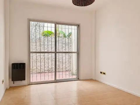 Depto Tipo Casa 2 ambientes con 1 baño