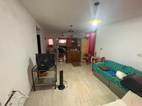 Casa en Alquiler con 2 cocheras