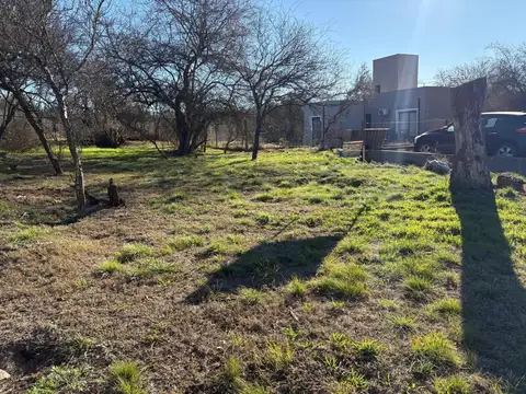 Terreno en Venta en Villa Catalina, USD 28.000