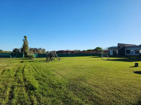 Av. Fernández Beschtedt al 5900