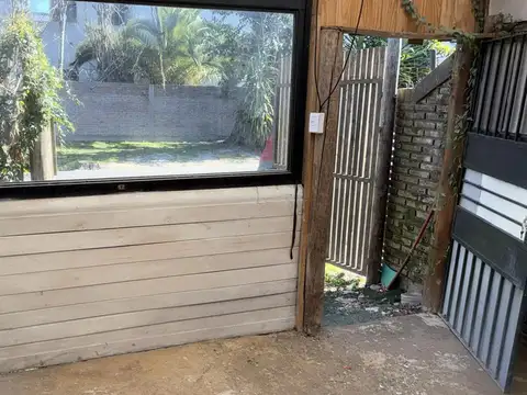 Local en Alquiler en De Vicenzo Grande, $ 250.000