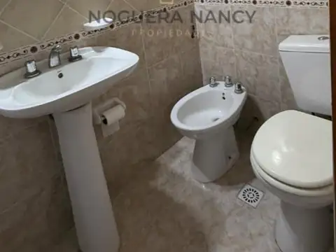 Depto Tipo Casa 4 ambientes con 2 baños