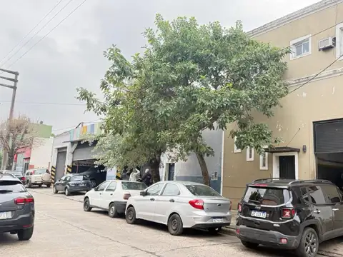 Garage  en Villa Martelli