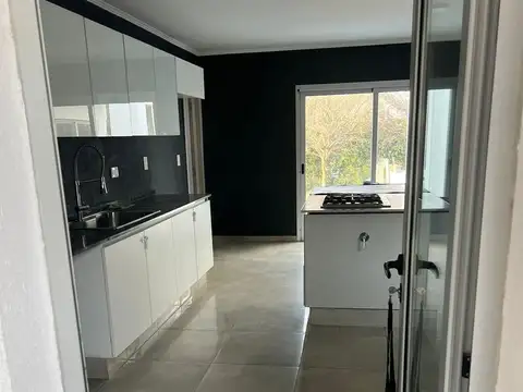 Casa 4 ambientes con 4 baños