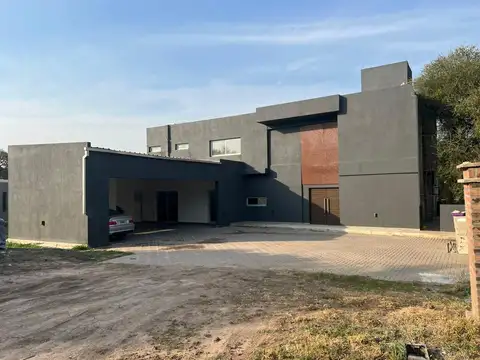 Casa 4 ambientes con 4 baños