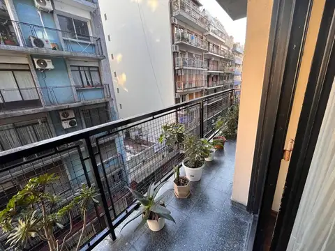 Departamento de 4 ambientes con dependencia en VENTA