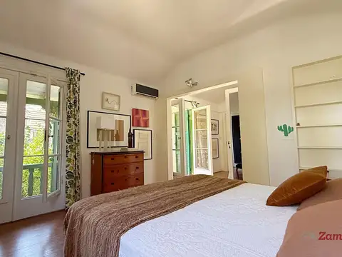 Casa en Venta con 5 cocheras