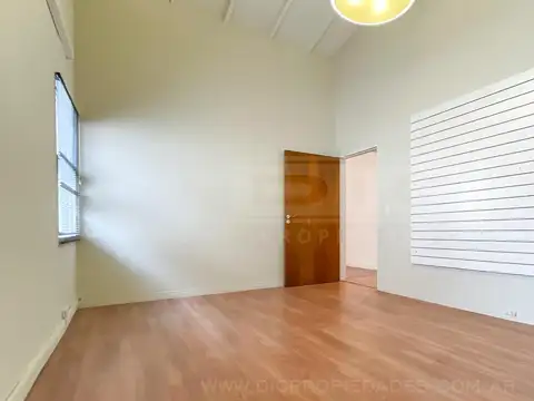 Oficina en Alquiler al Este