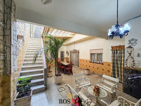 Venta de casa de 4 plantas ideal para tres familias – Parque Avellaneda