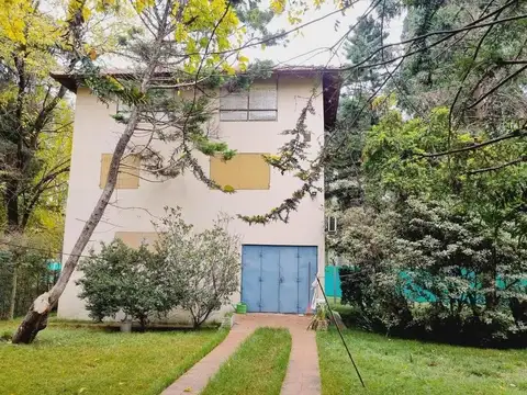 OPORTUNIDAD: Gran lote con casa a terminar en Parque Leloir