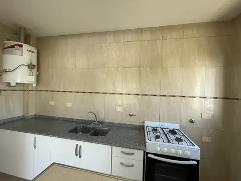 DEPARTAMENTO EN ALQUILER  2 AMBIENTES LUJAN COLON 642