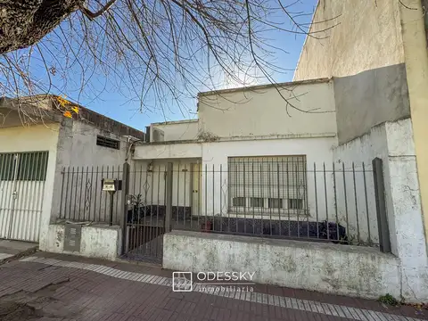 Cañuelas -casa en venta en pleno centro