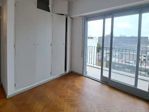 San Juan 1500, Piso 8