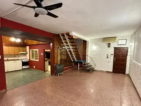 Depto Tipo Casa en Alquiler de 3 ambientes