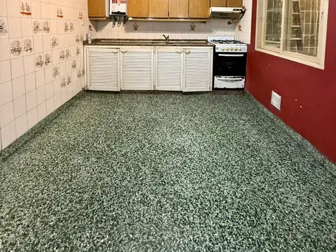 Depto Tipo Casa en Alquiler en Sarandi, $ 650.000