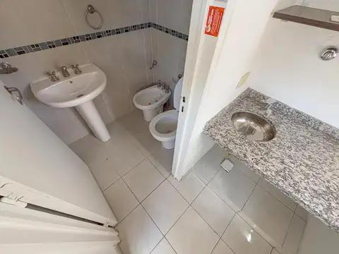 Oficina 3 ambientes con 1 baño