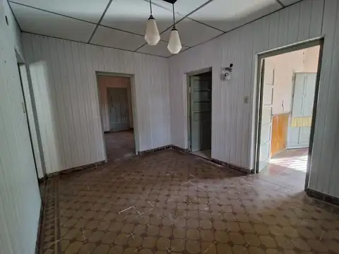 VENTA / CASA EN RAMONA / A METROS DE LA PLAZA