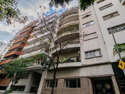 Semipiso en venta de 5 ambientes con cochera. Bajas expensas – Recoleta