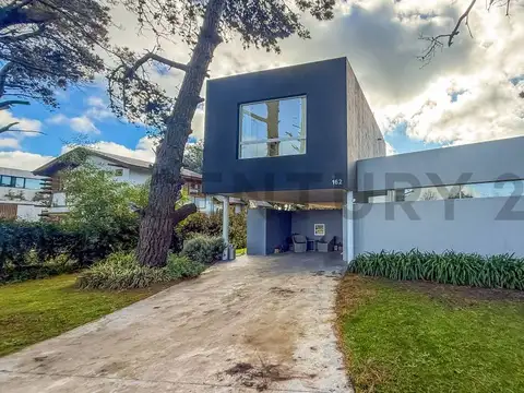 VENTA CASA 4 AMBIENTES   BARRANCAS DE SAN BENITO