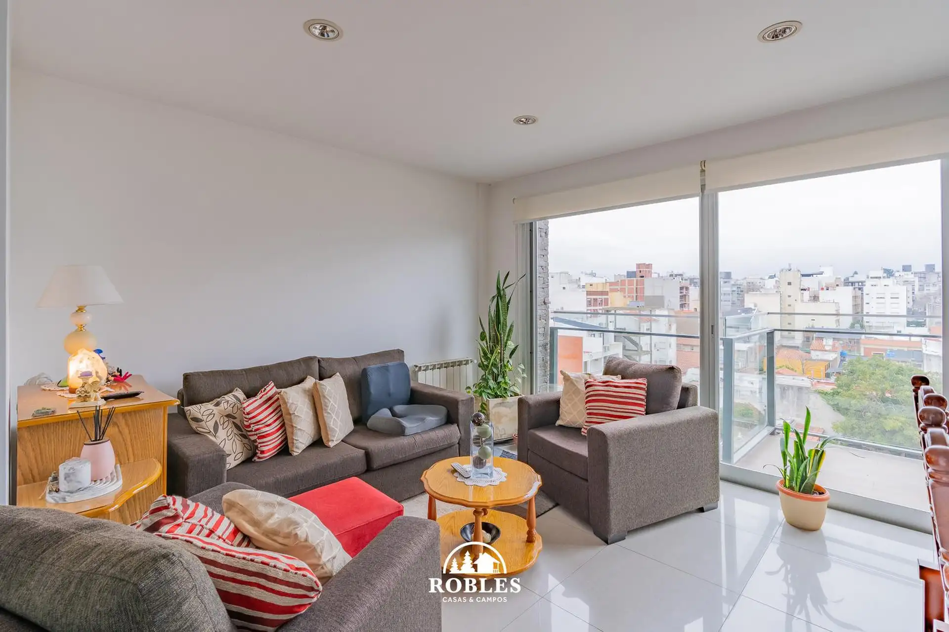 Semipiso tres ambientes en el entorno de Guemes Residencial