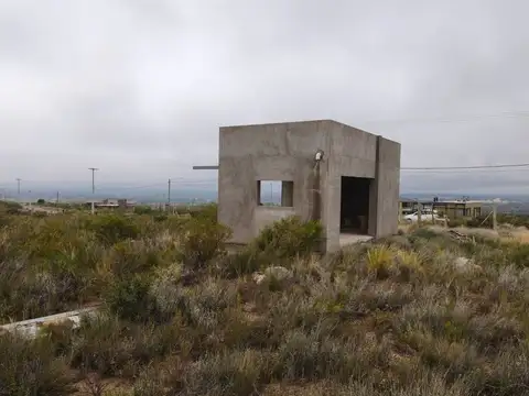 LOTE 2200m² EN ALTOS DE LA CRUCESITA OBRA GRUESA 