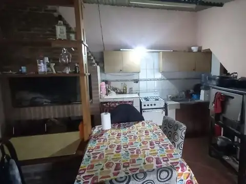 Casa en venta 4 habitaciones. Garage. Morón