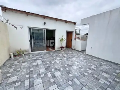 PH 3 AMBIENTES CON PATIO Y QUINCHO EN PLANTA ALTA