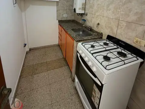 ALQUILER DEPARTAMENTO 1 DORMITORIO CON PATIO- SOBRE HUMBERTO PRIMO- CENTRO