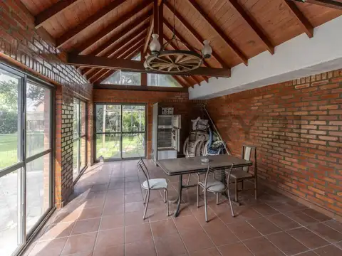 Casa 6 ambientes con 3 baños