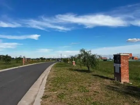 Lote En Venta En Barrio Village Joven, Bella Vista