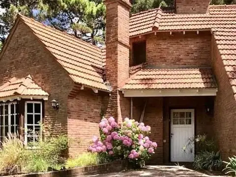 CHALET EN PINAMAR -IMPERDIBLE  